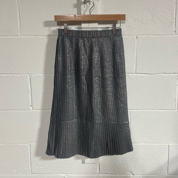 NWT Zara Trafaluc Collection Gray Metallic Long Pleated Skirt Sz XS - Picture 1 of 4